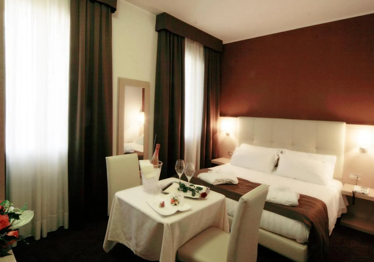 Hotel Vittoria Rubano 4*,